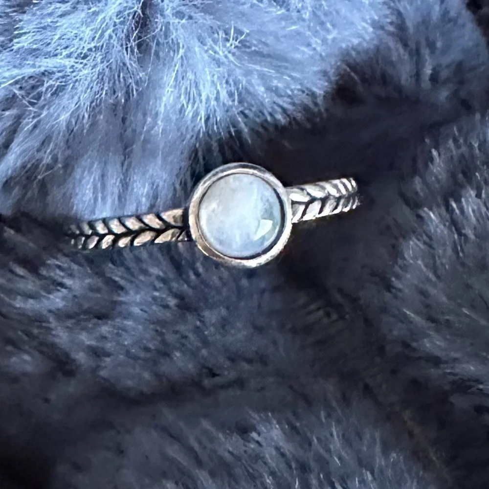 Sterling Silver Dainty Labradorite Ring